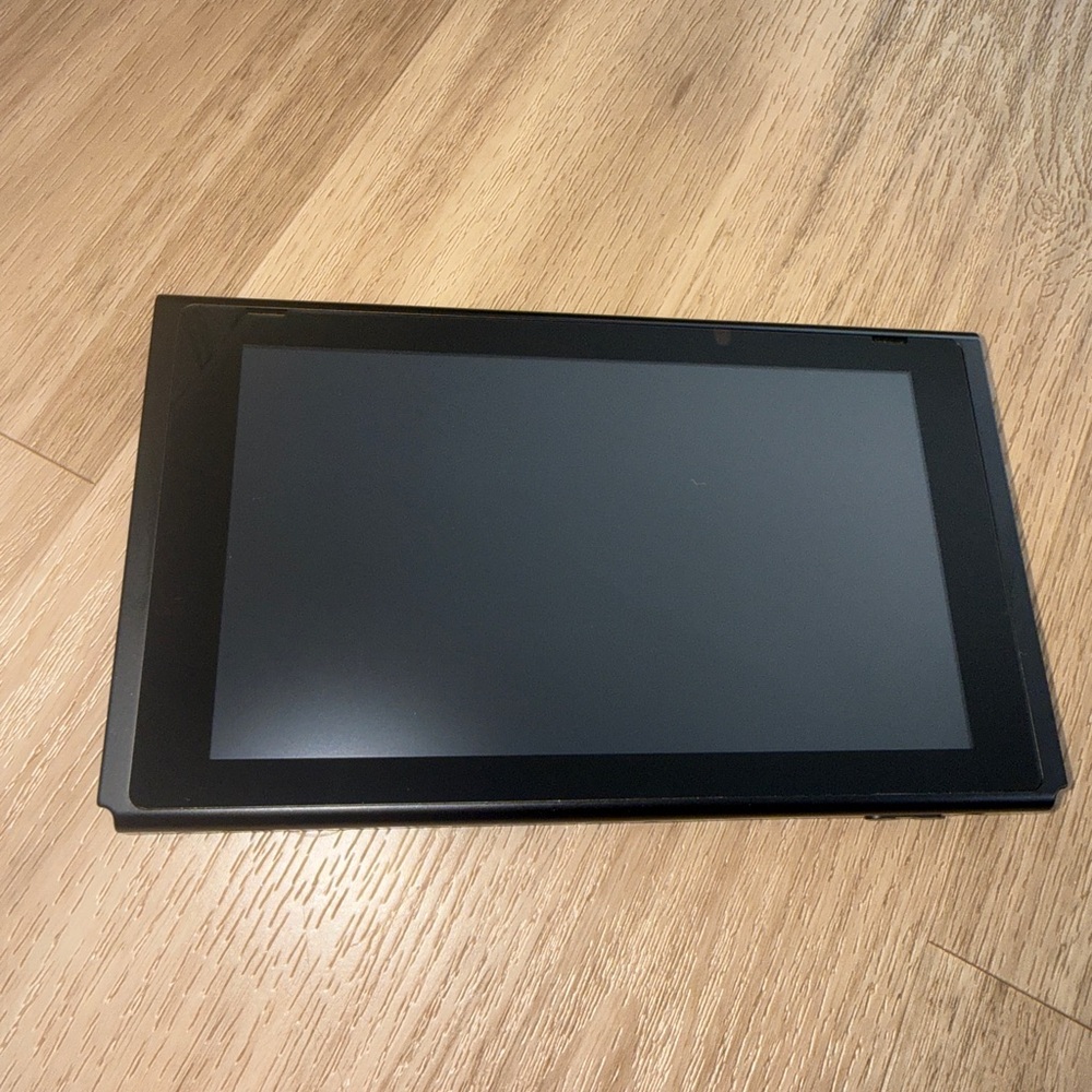 Nintendo Switch Console - Picture 11 of 16